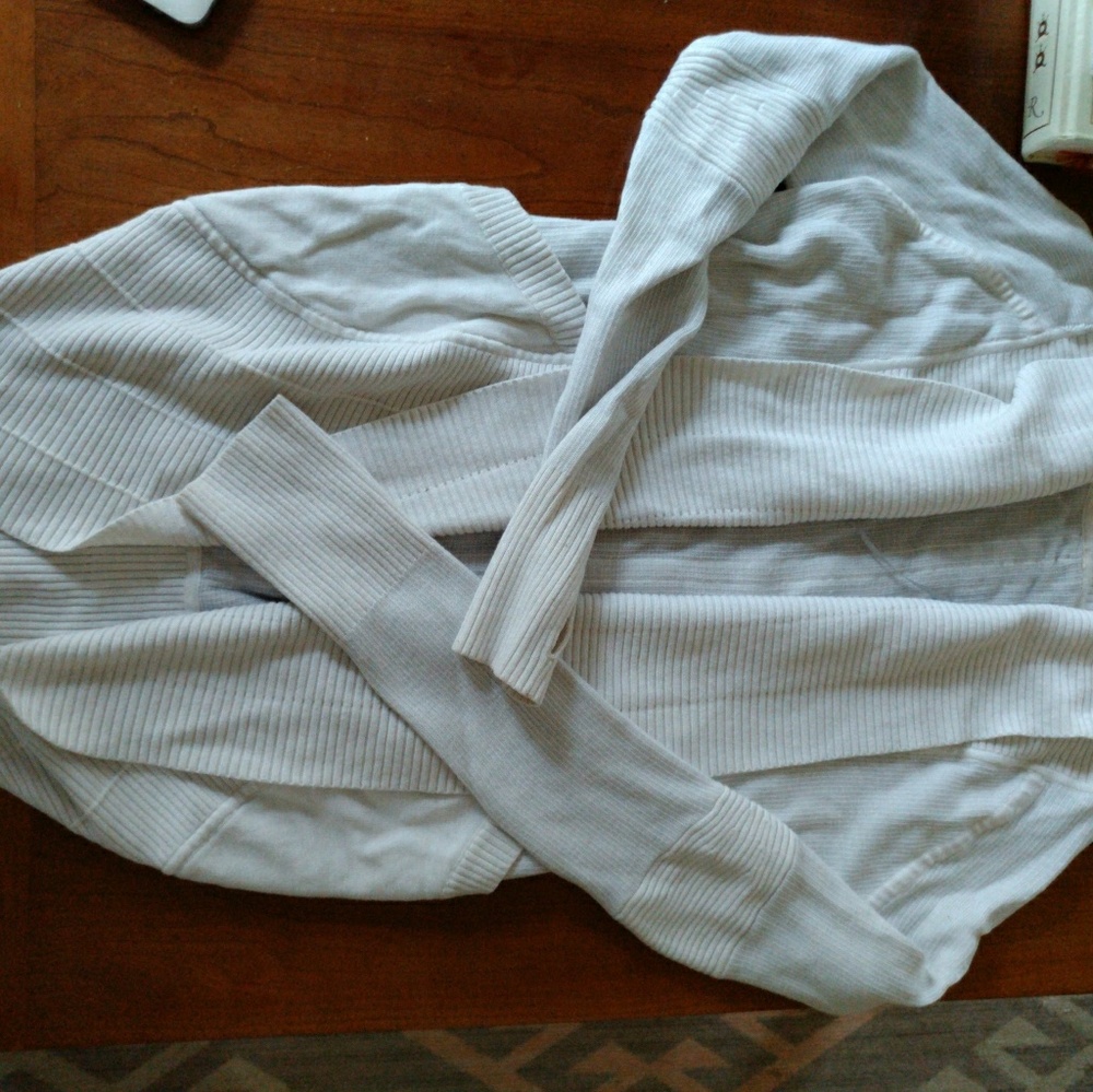 Lululemon transformation wrap rare!! Cashmere ligh